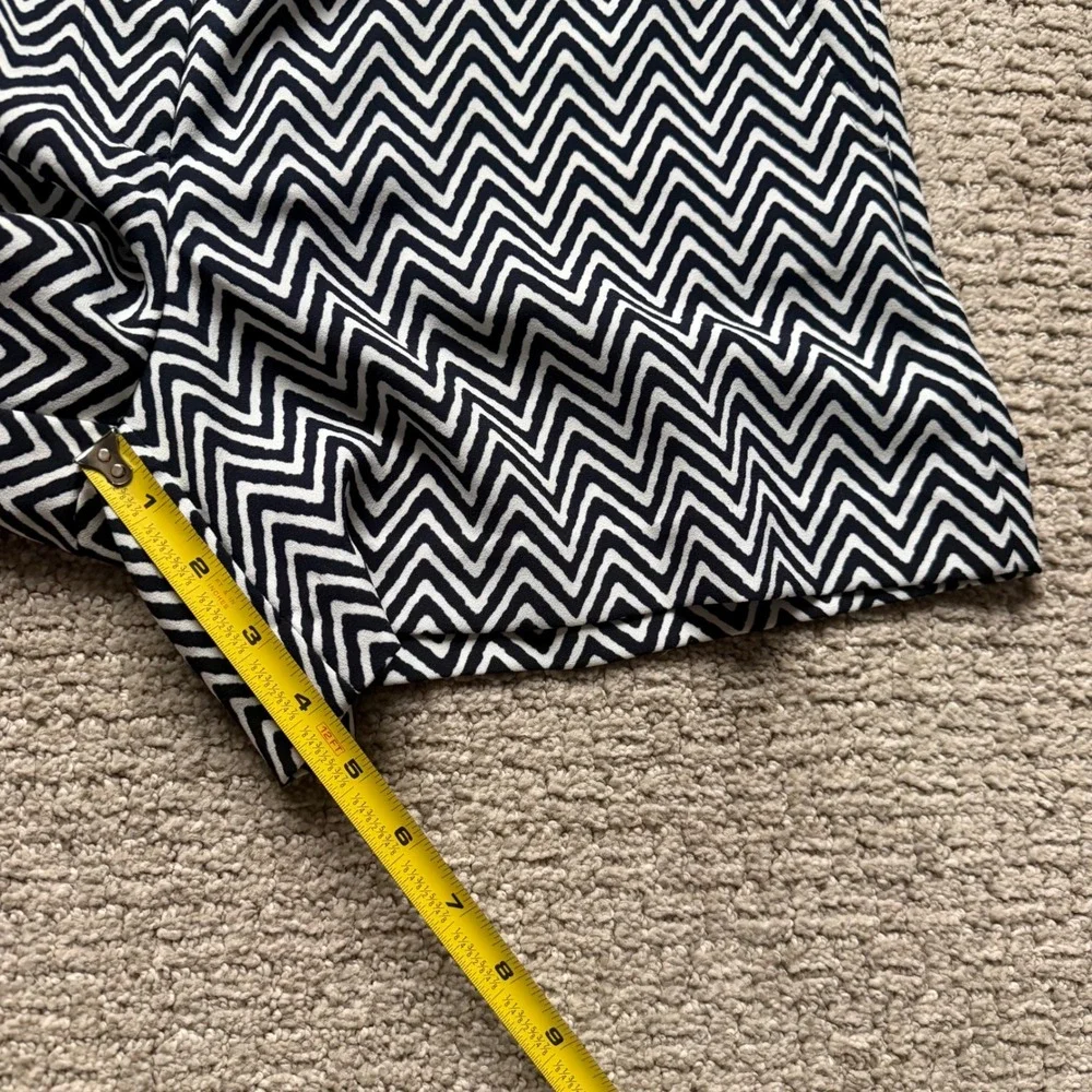 Ann Taylor Chevron Shorts Womens 6 Black White Zig Zag Print Tailored Retro Chic